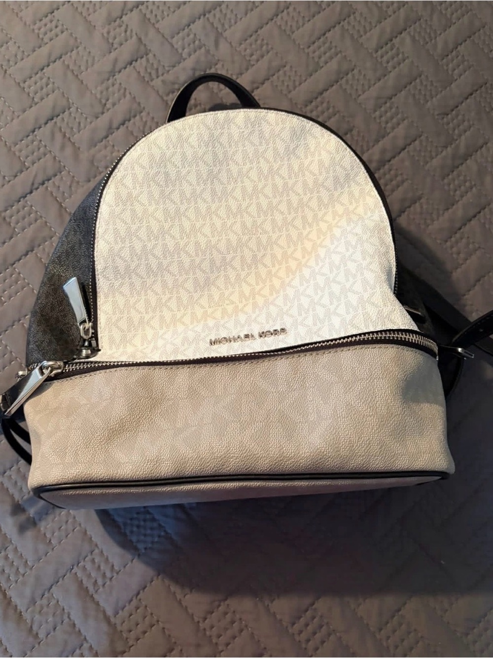 Rare! Michael Kors MK Logo Backpack - Picture 2 of 4